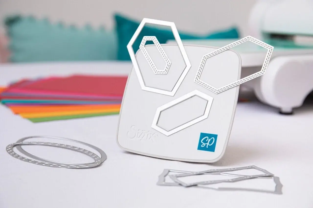 Sizzix - Gotcha - Magnetic Craft Stand by Stacey Park